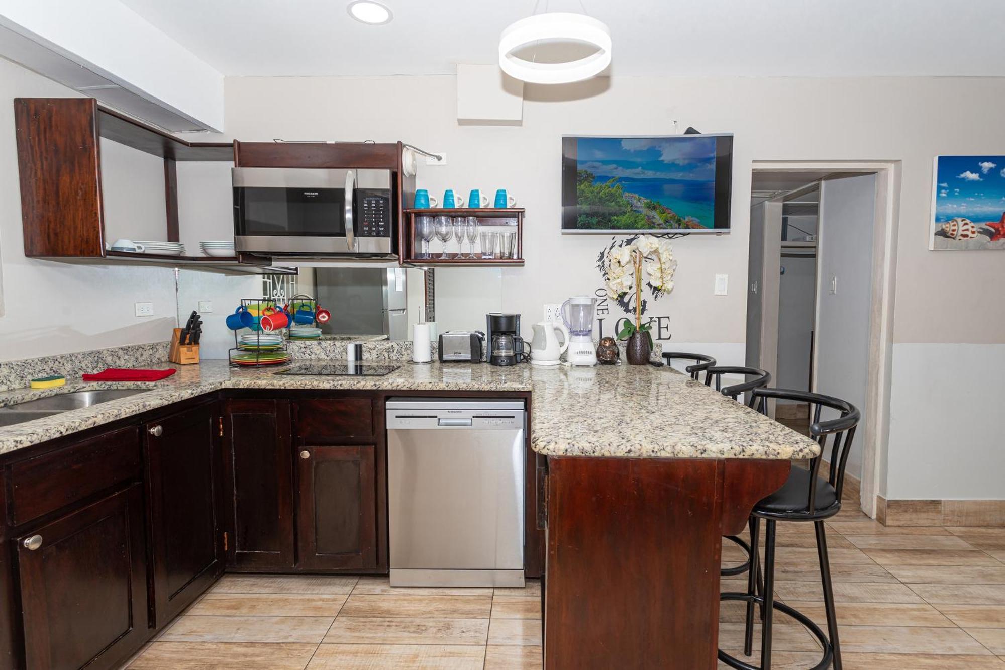 Montego Bay Club Apartments Екстериор снимка
