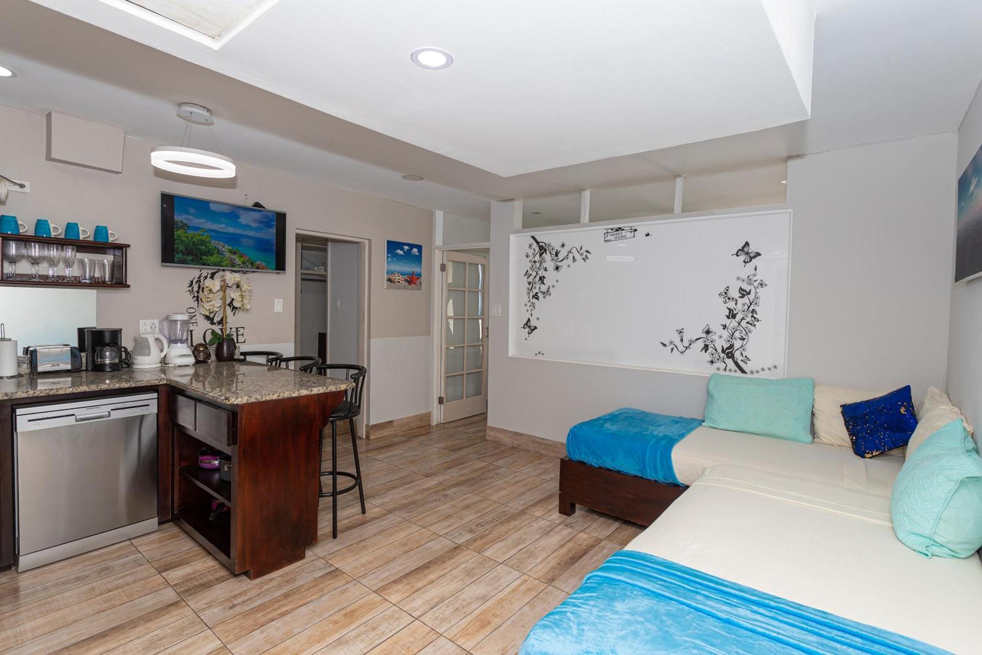 Montego Bay Club Apartments Екстериор снимка