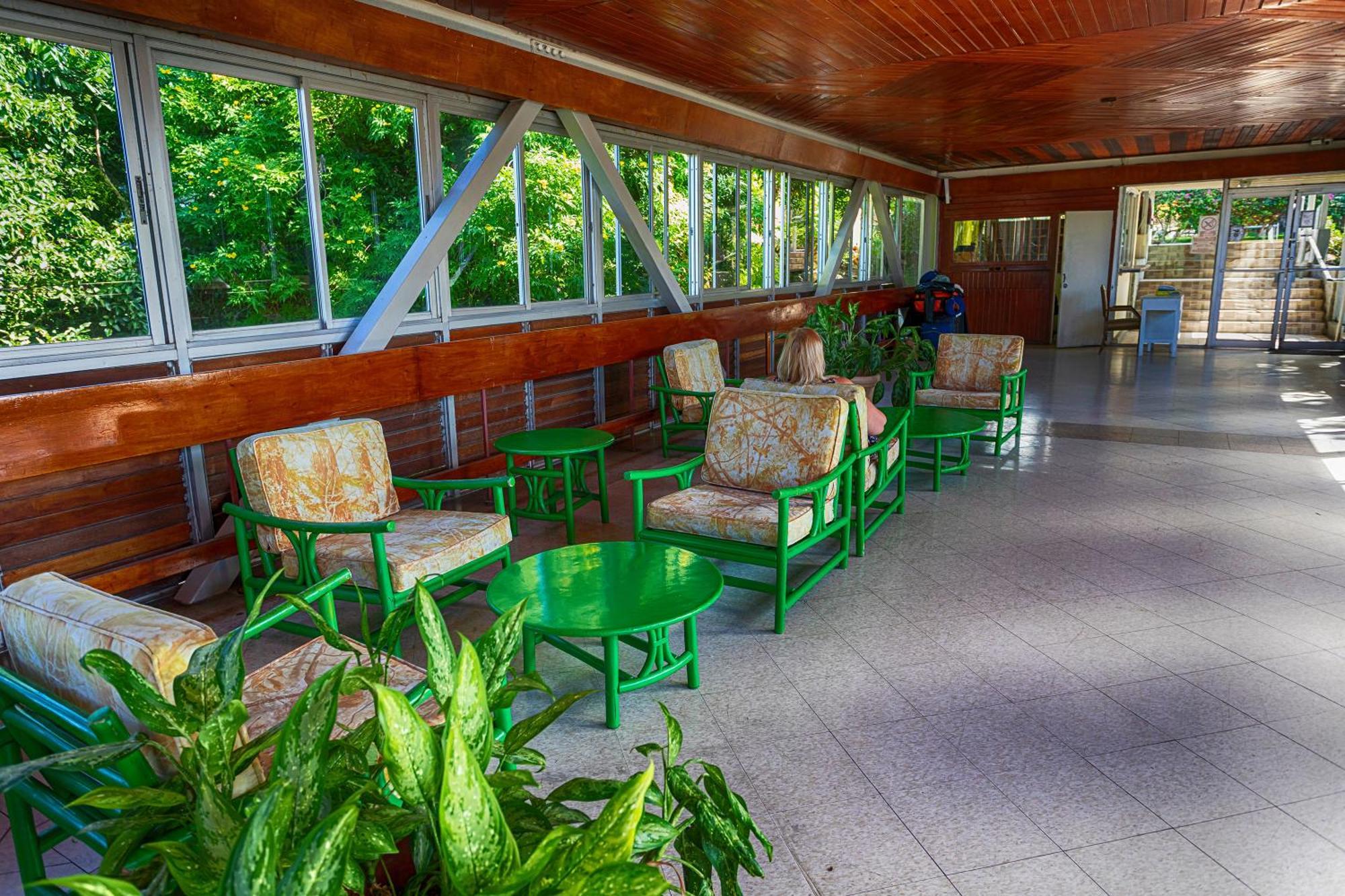 Montego Bay Club Apartments Екстериор снимка