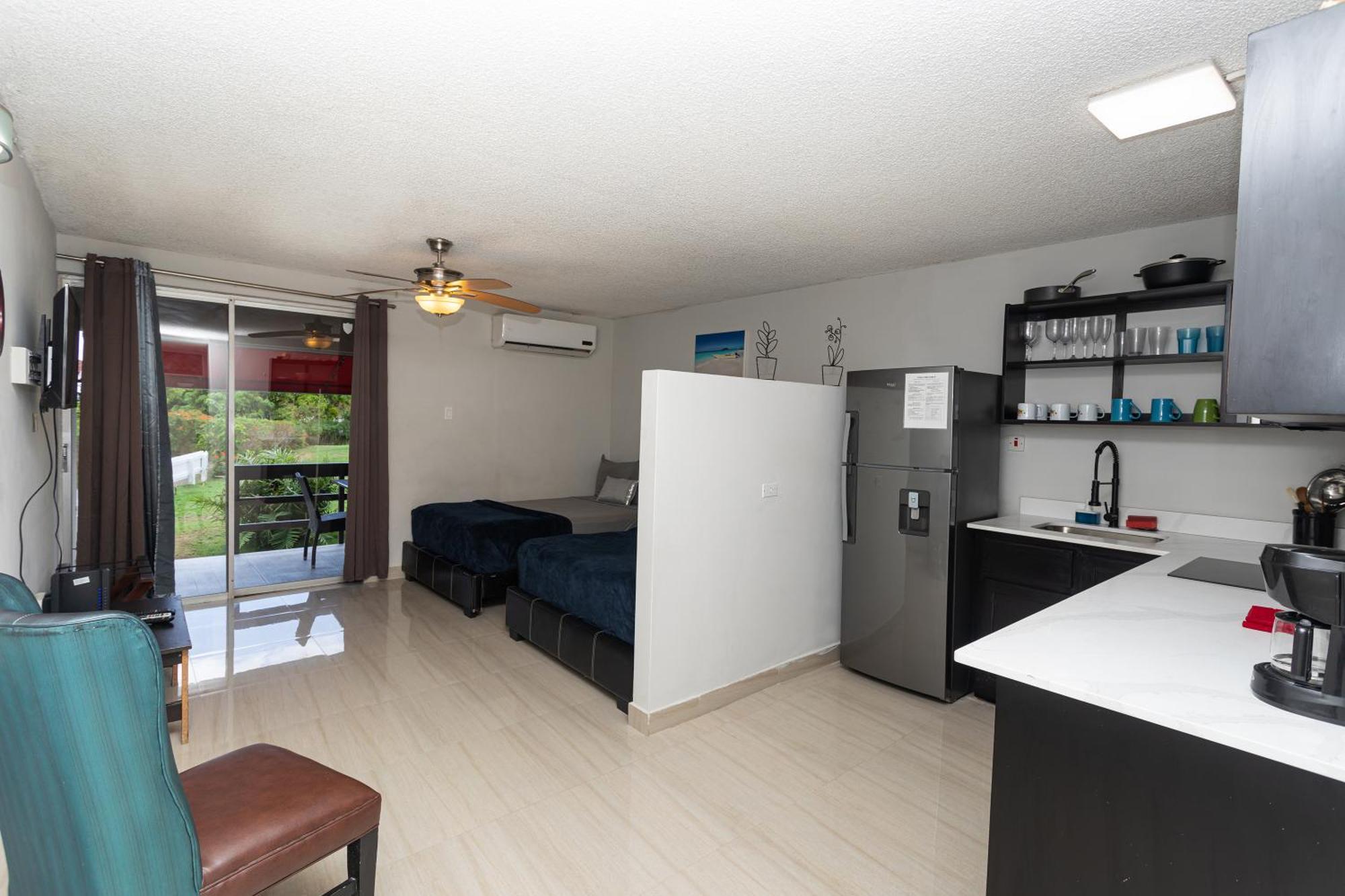 Montego Bay Club Apartments Екстериор снимка