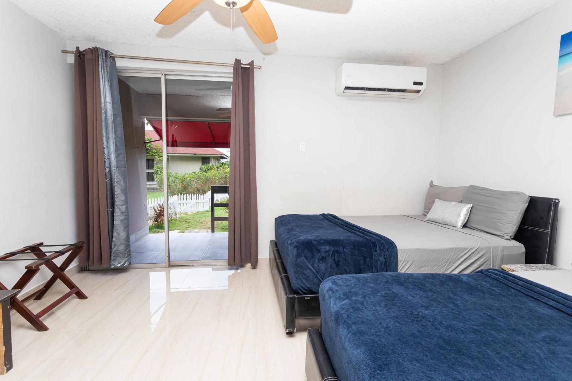 Montego Bay Club Apartments Екстериор снимка