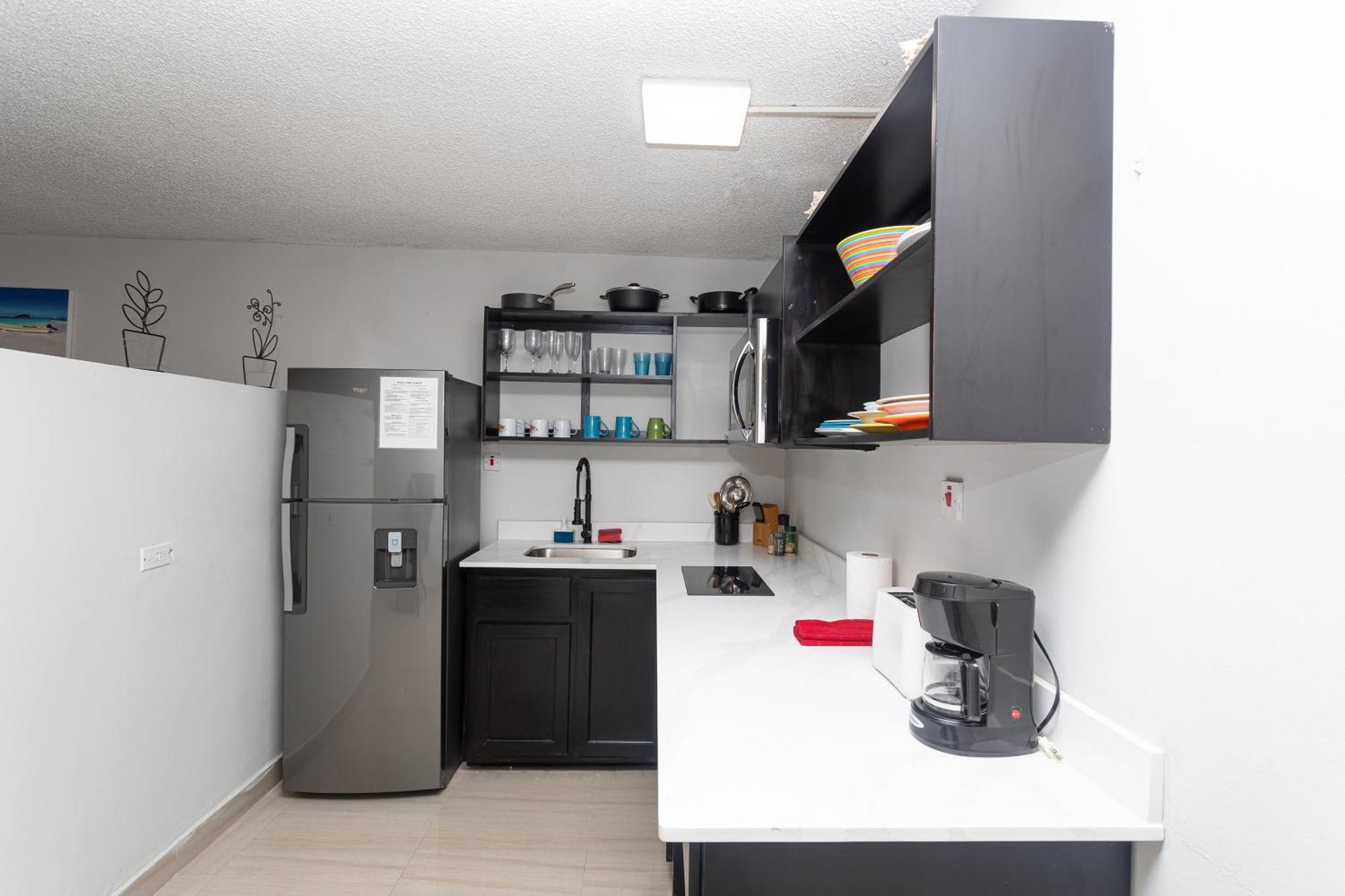 Montego Bay Club Apartments Екстериор снимка