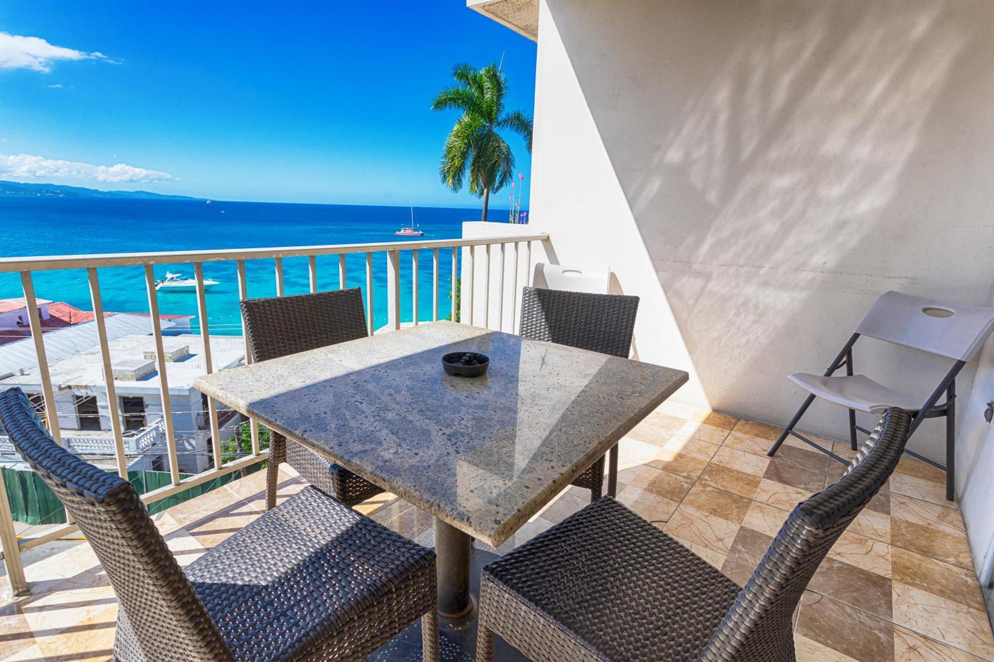 Montego Bay Club Apartments Екстериор снимка