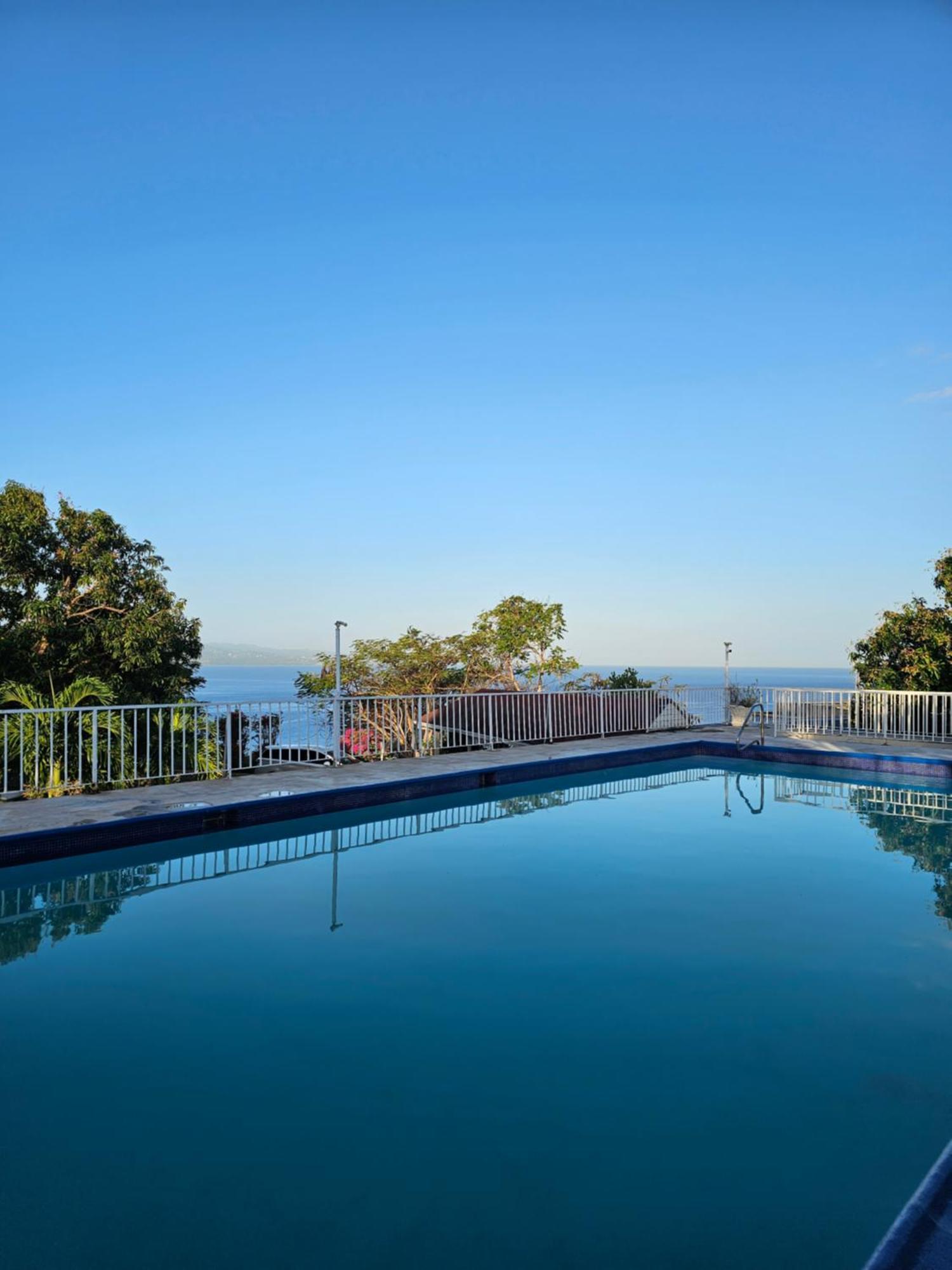 Montego Bay Club Apartments Екстериор снимка
